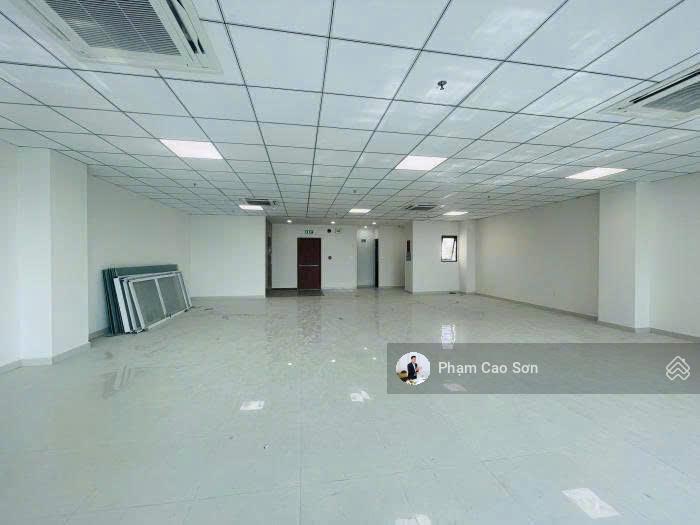 Tòa nhà mặt tiền SD hơn 2700m2, gần khu sân bay số 35 Phan Đình Giót, Quận Tân Bình Tòa nhà mặt tiền SD hơn 2700m2, gần khu sân bay số 35 Phan Đình Giót, Quận Tân Bình