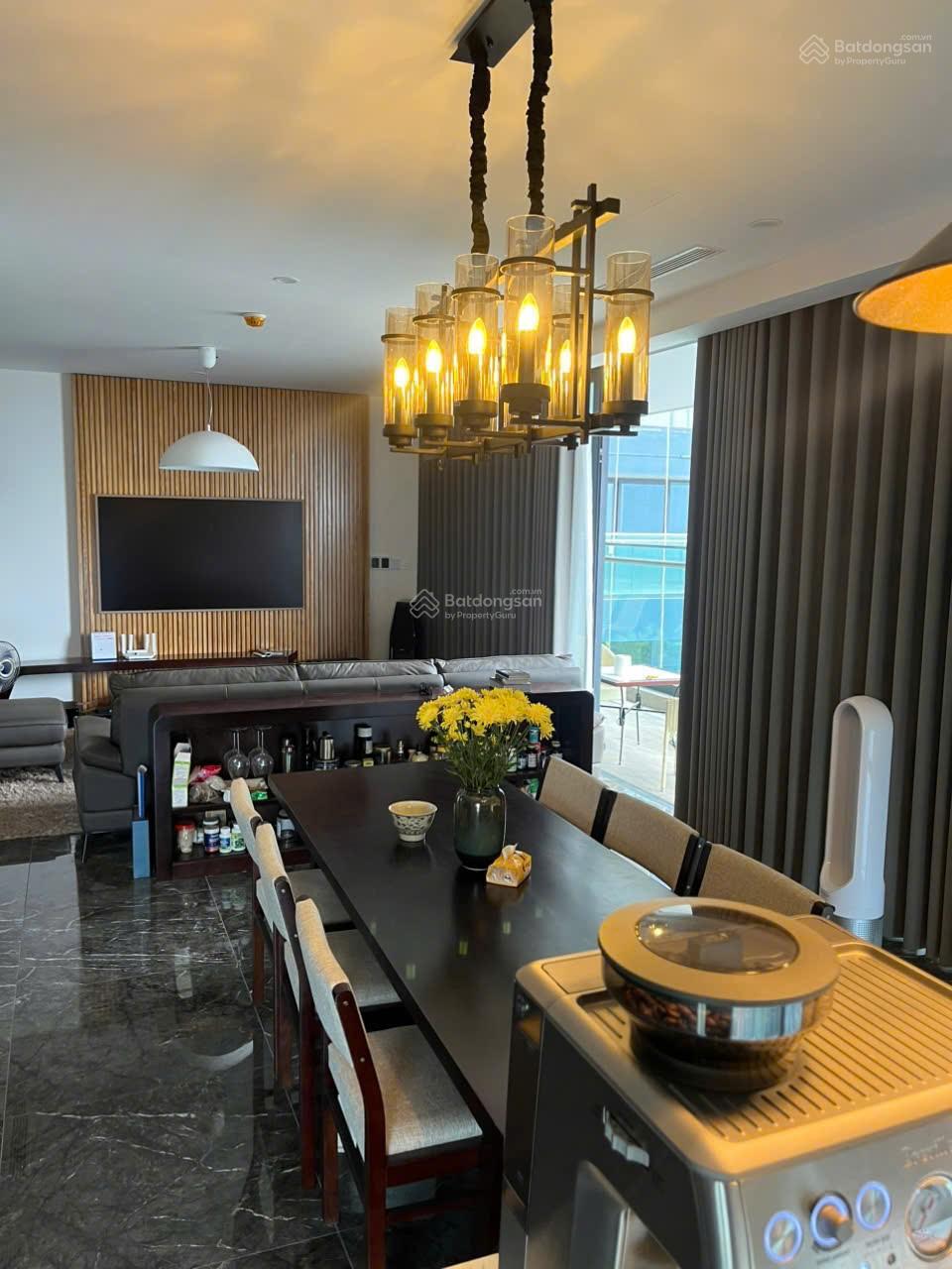 Tin chính chủ cho thuê gấp 2PN chung cư Sunshine Golden River giá 22tr. LH 0987 778 ***