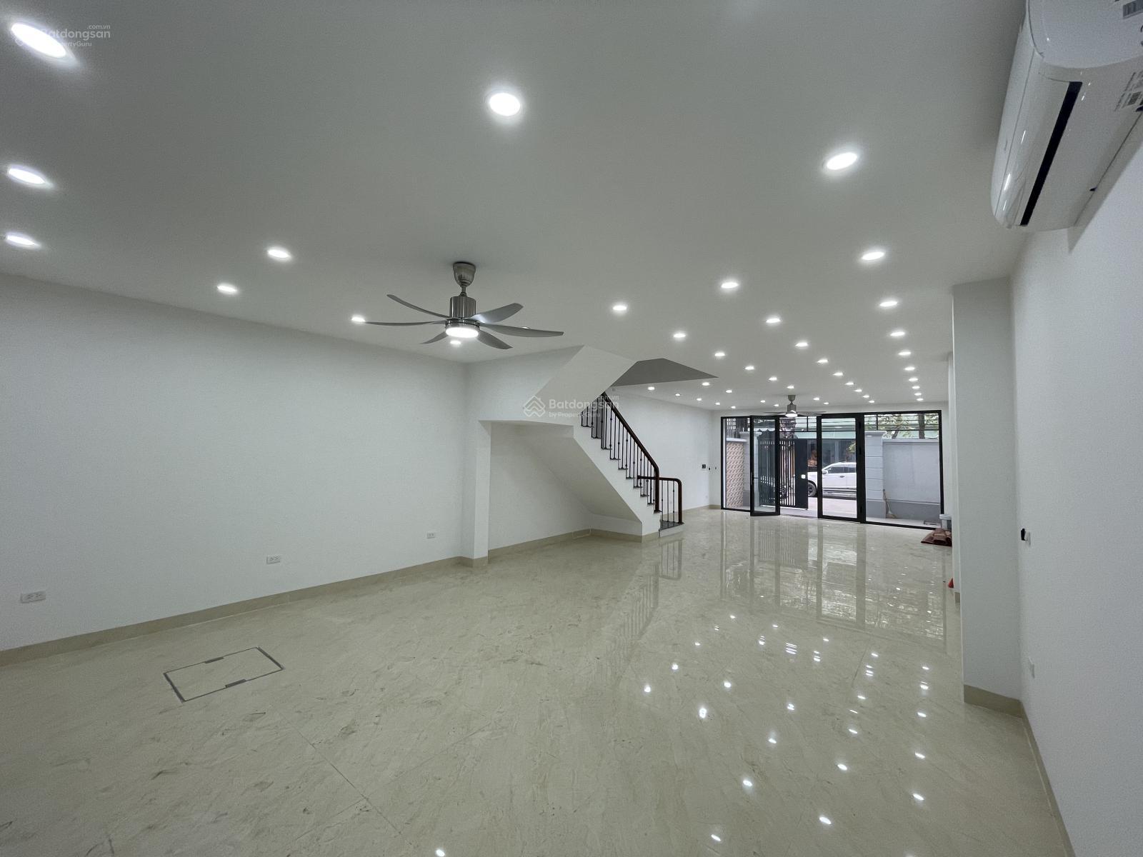 Cho thuê nhà hoàn thiện tại khu đô thị Văn Khê TP Hà Nội, nhà ngay trục đường Tố Hữu