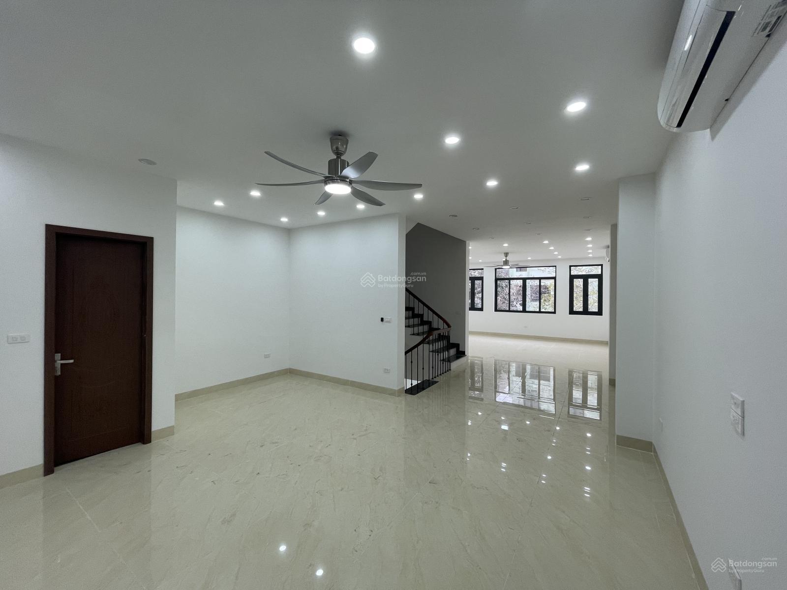 Cho thuê nhà hoàn thiện tại khu đô thị Văn Khê TP Hà Nội, nhà ngay trục đường Tố Hữu