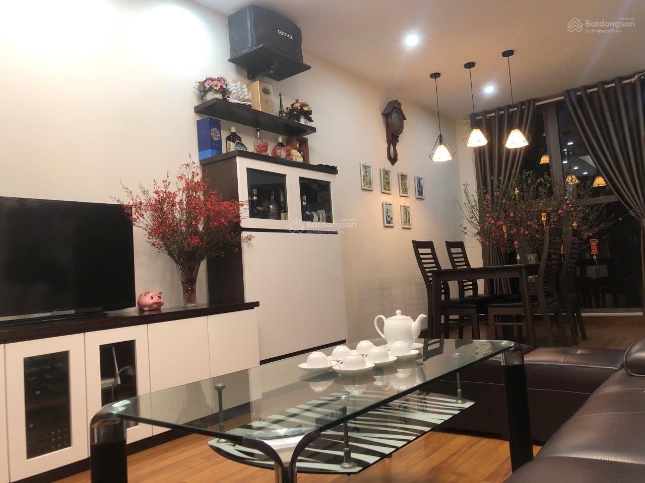 Cho thuê gấp căn hộ 2 ngủ full đồ tại Home City Trung Kính giá chỉ 14 triệu trên tháng 0912 883 ***