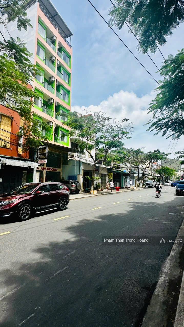 Bán khách sạn 8 tầng, 31 phòng KD, mặt tiền Dương Hiến Quyền, Nha Trang cách biển 100m - Giá 32 tỷ