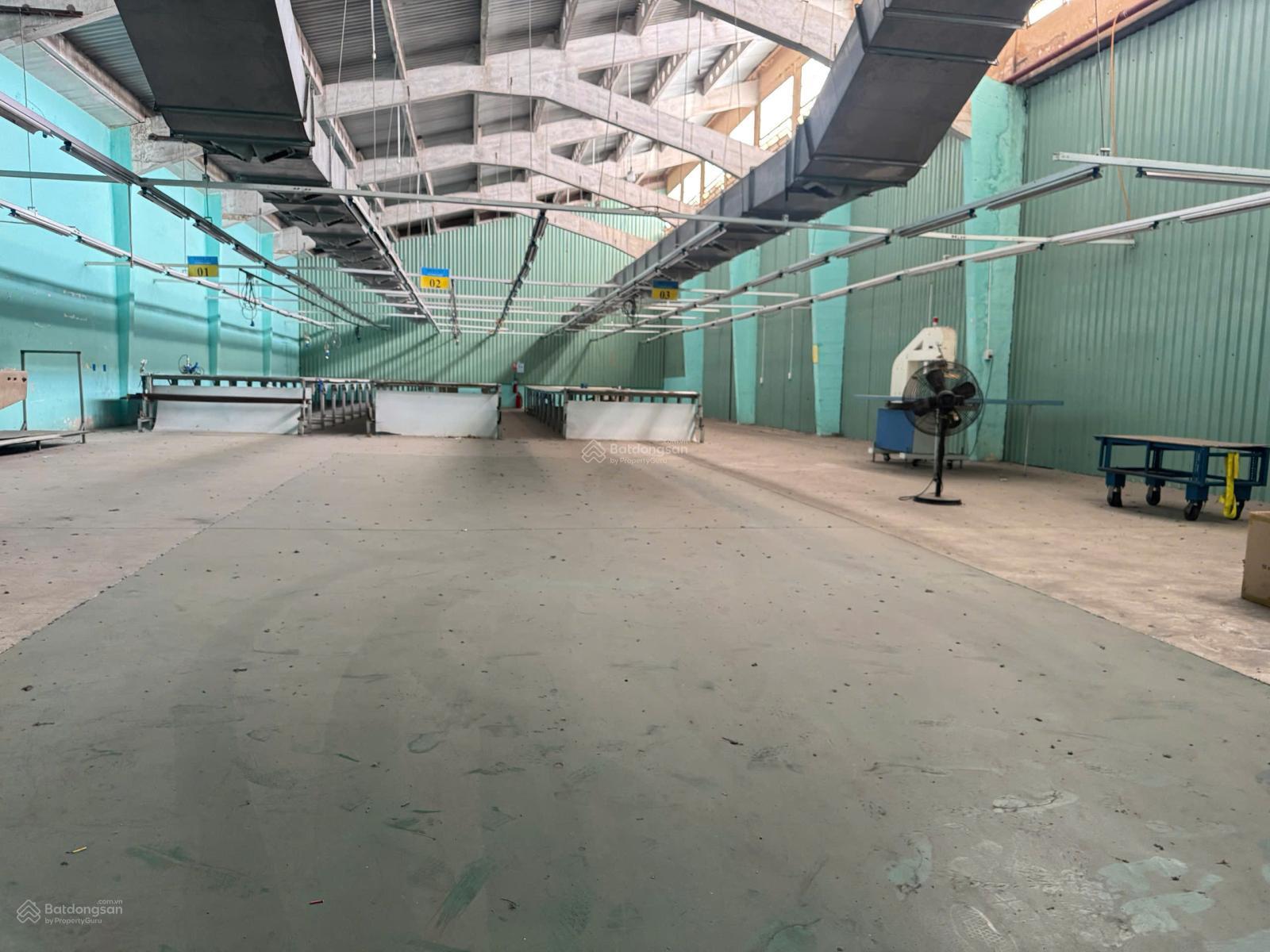 Cho thuê kho 300 m2, đẹp & kiên cố, MT đường rộng 12m Đặng Thùy Trâm rộng 12m, Bình Thạnh