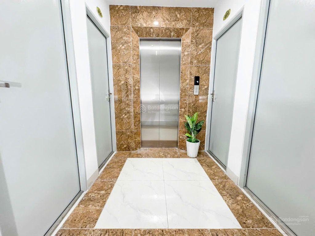 Bán nhà Hoàng Đạo Thành, thang máy, full nội thất, 12,8 tỷ