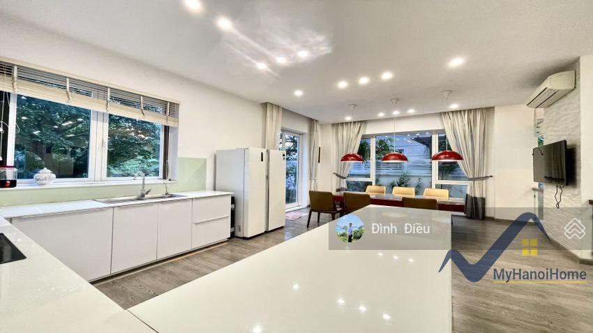 Cho thuê biệt thự Vinhomes Riverside, 50 triệu/th, 250m2, 4PN, 4WC, nội thất đầy đủ