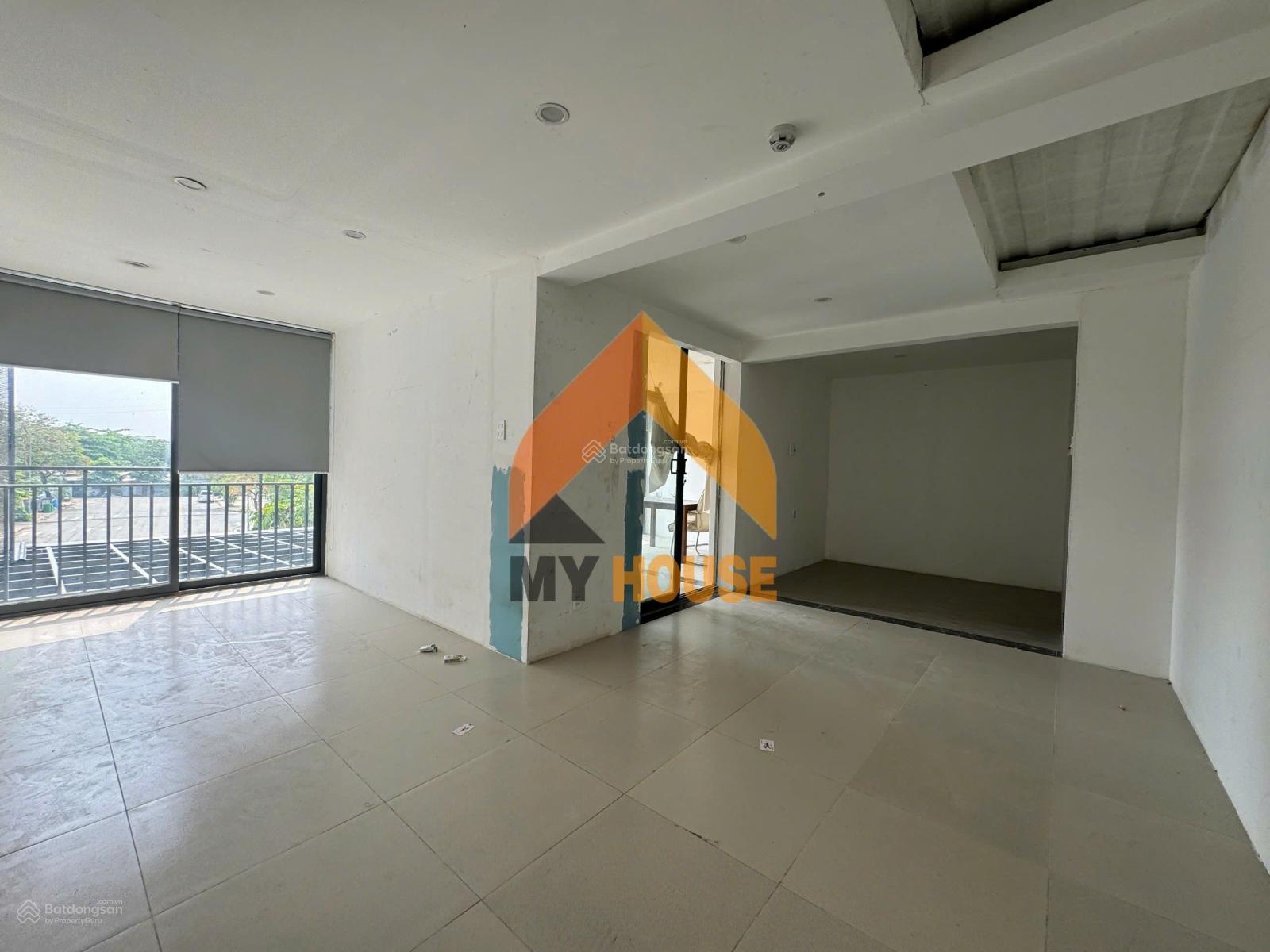 Sàn văn phòng style hiện đại ngay Trần Não giá hạt dẻ ạ Sàn văn phòng style hiện đại ngay Trần Não giá hạt dẻ ạ