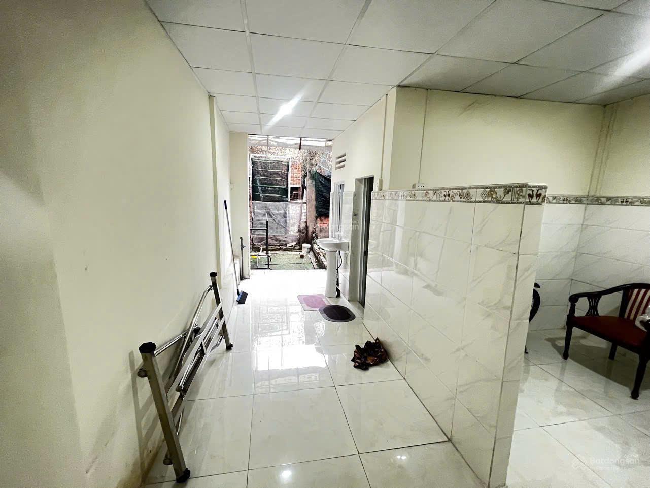 Nhà mặt tiền gần QL13 phường Hiệp Thành, gần công an TP Thủ Dầu Một; Sẵn 2 PN, vị trí tiện KD