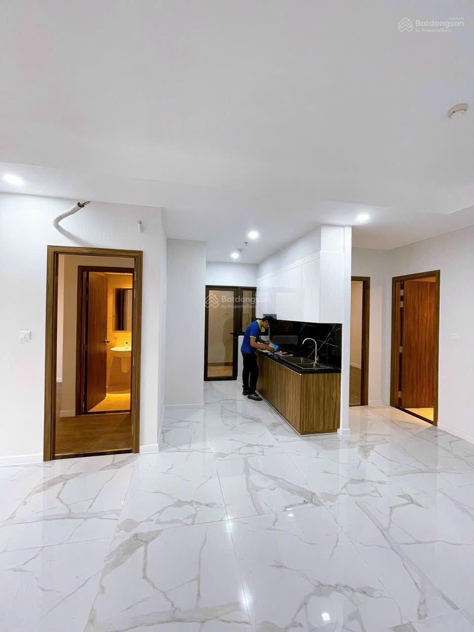 Chủ gửi E Triều bán 85m2, giá tốt 3,15 tỷ, hướng ban công Đông Nam mát mẻ, 0938 893 ***