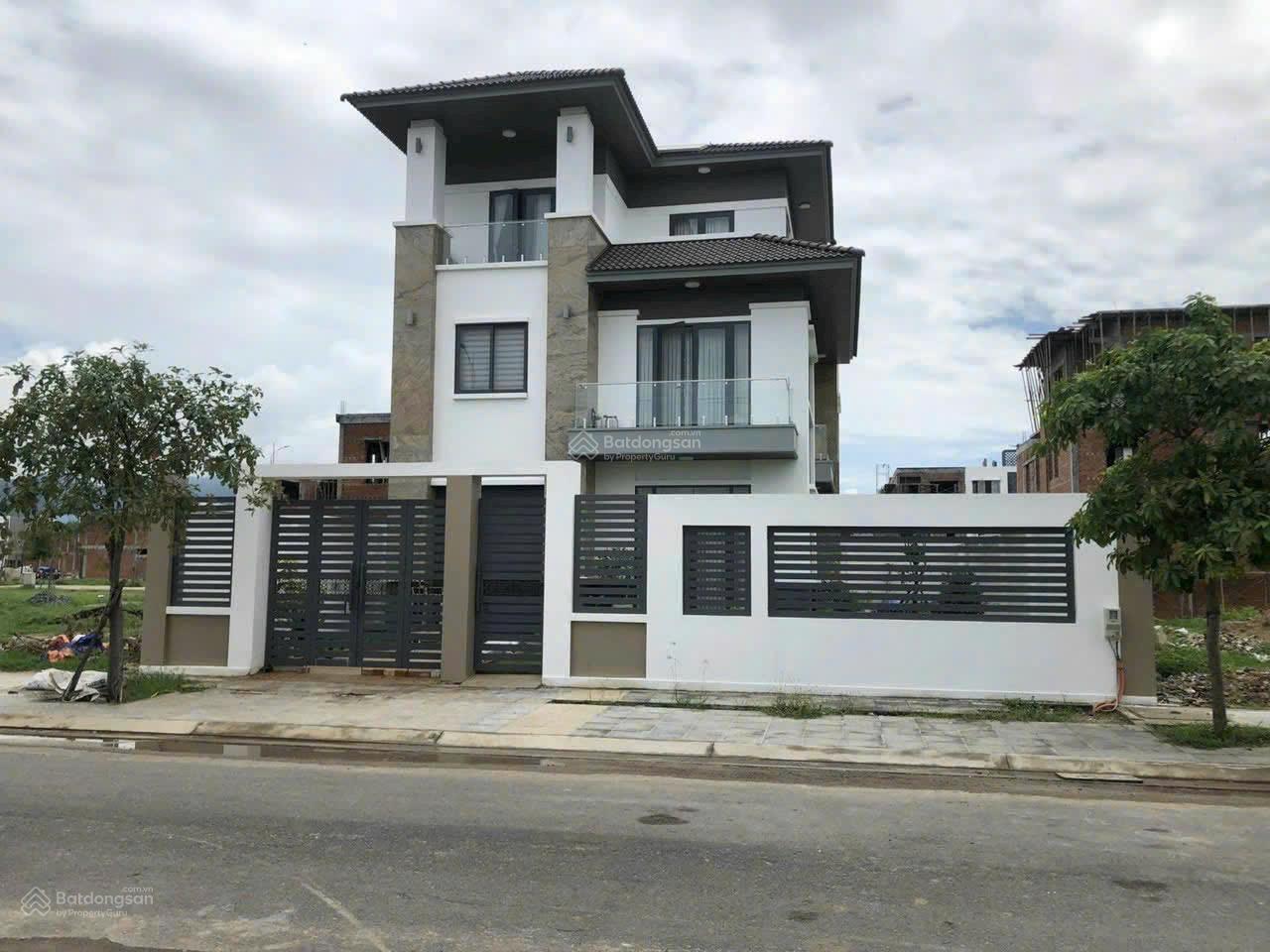 Bán nhà phố Bà Rịa City Gate - Đã có sổ 120m2, nhà đã hoàn thiện. Giá 4.2 tỷ, 0775 707 *** Phạm Yến