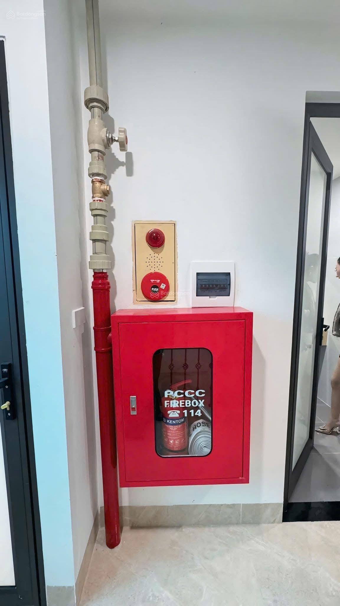 Chủ nhà gửi bán toà văn phòng mặt phố Bà Triệu - Trần Quốc Toản 250m2, 11 tầng, MT 8.5m. Giá: 245tỷ