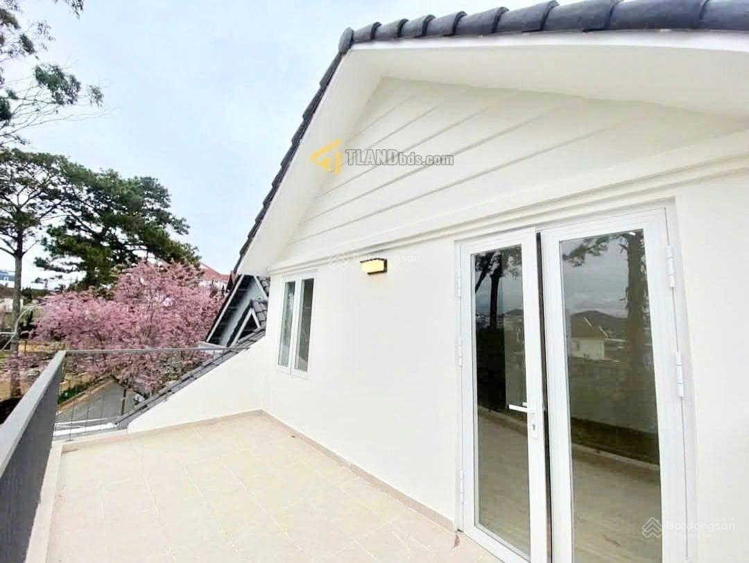 Bán villa đường ô tô lớn ngay Cô Giang, Đà Lạt - cách Hồ Xuân Hương chỉ 1km