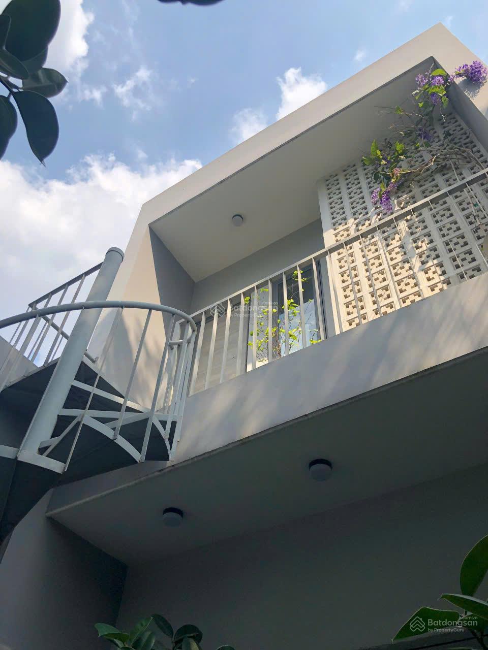 Bán đất tặng nhà biệt thự, DT 8x25m khu dân cư đường Dương Thị Giang, giá 16.5 tỷ TL