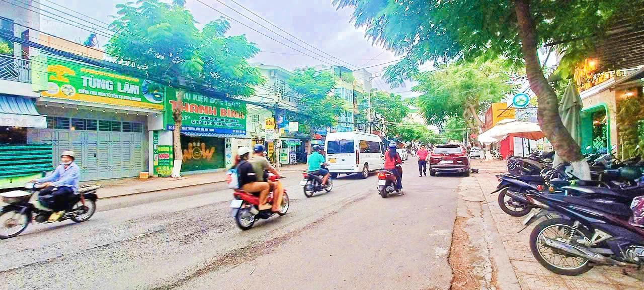 (Hẻm ô tô quay đầu, Phú Đức) - Cách Mai Xuân Thưởng: 80m (Hẻm ô tô quay đầu, Phú Đức) - Cách Mai Xuân Thưởng: 80m