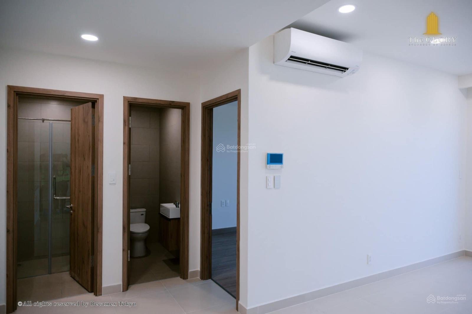 Bán chung cư The Glory diện tích 61m2. Nội thất cơ bản, vay ngân hàng 80%, nhận nhà luôn giá 2,6 tỷ