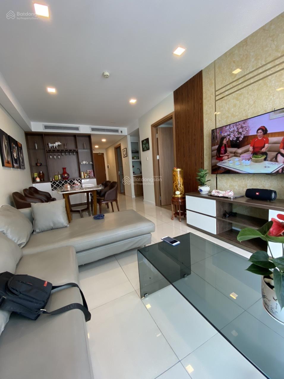 Cho thuê gấp CH Rivera Park Quận 10 DT 74m2 2PN 2WC giá 16 triệu/tháng. LH 0931 196 ***. Nhà đẹp