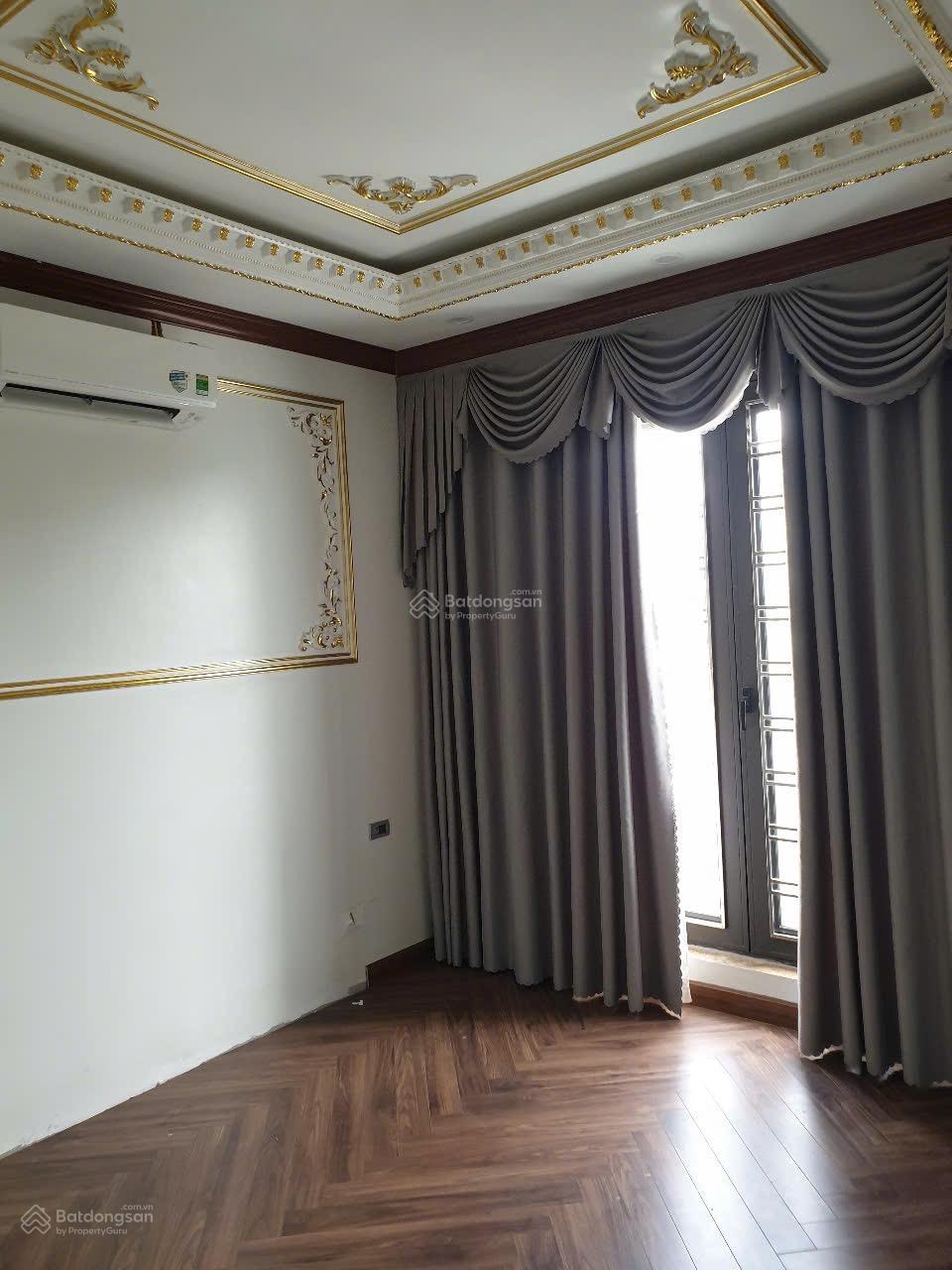 Bán căn chung cư housinco, Nguyễn Xiển, DT 94m lô góc. Giá 6,3 tỷ LH 0989 604 ***