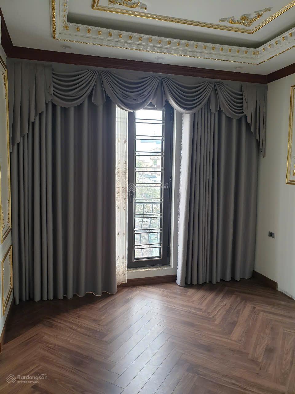 Bán căn chung cư housinco, Nguyễn Xiển, DT 94m lô góc. Giá 6,3 tỷ LH 0989 604 ***