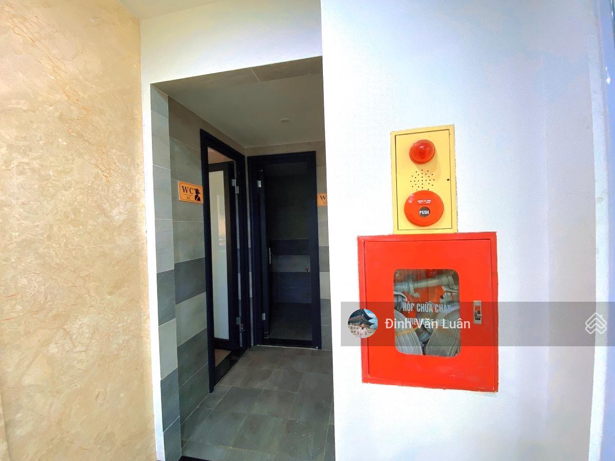 Tòa 10 tầng văn phòng, 170m2, đường 2 ô tô, DT 180 tr/tháng, HĐ lâu dài