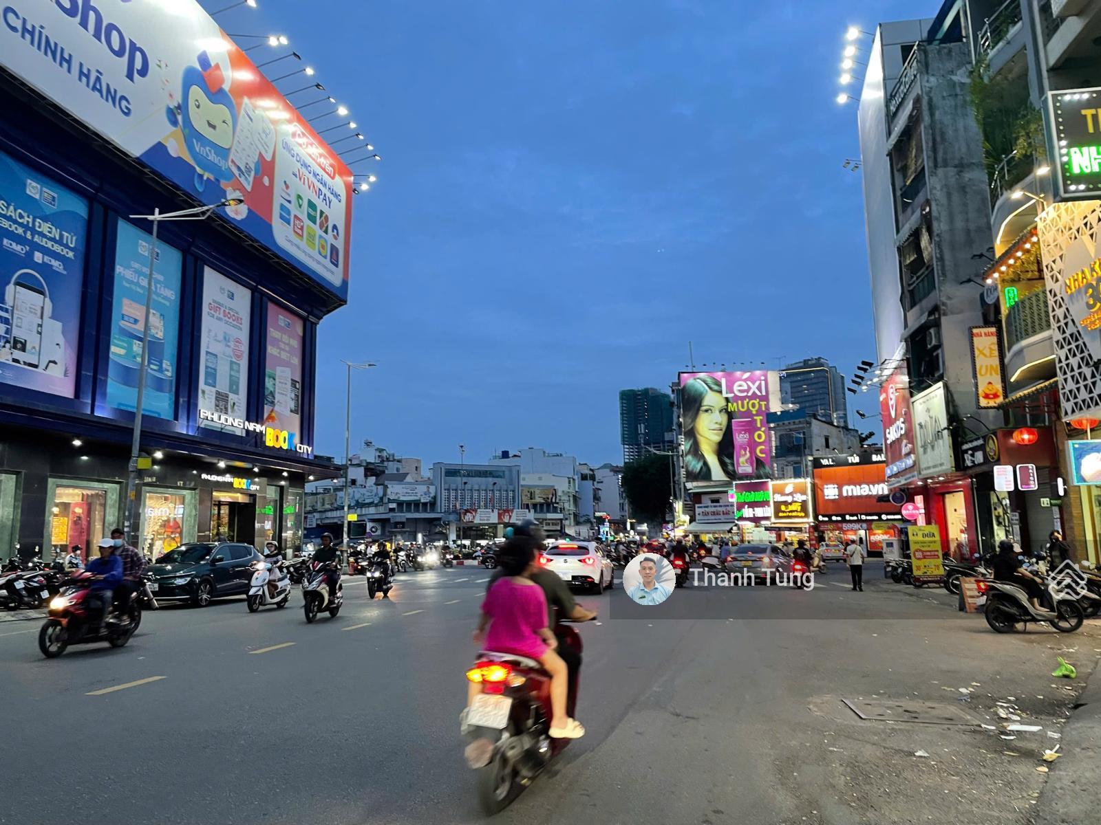 Góc 2MT Hoàng Việt + Út Tịch, Tân Bình - 15x15m - 5 tầng - HĐT 150 triệu - giá 56 tỷ