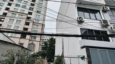 Đất 4,5x17m. HXH 6m, tiện xây cao tầng. Cách mặt tiền Nguyễn Hữu Cảnh chỉ 30m. Sát bên Quận 1