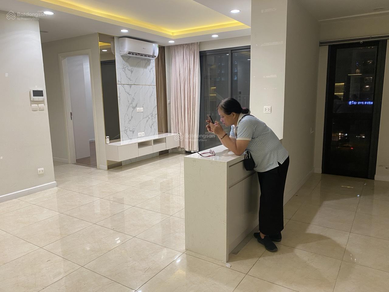 Cho thuê CHCC Vinhomes D'Capitale, 100m2, 3 phòng ngủ, nội thất cơ bản, giá: 20tr/th. ưu tiên VP