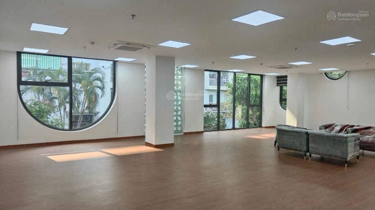 Bán tòa building Phố Dịch Vọng Hậu. Lô góc 3 thoáng. 8 tầng thang máy. Full nội thất đẹp