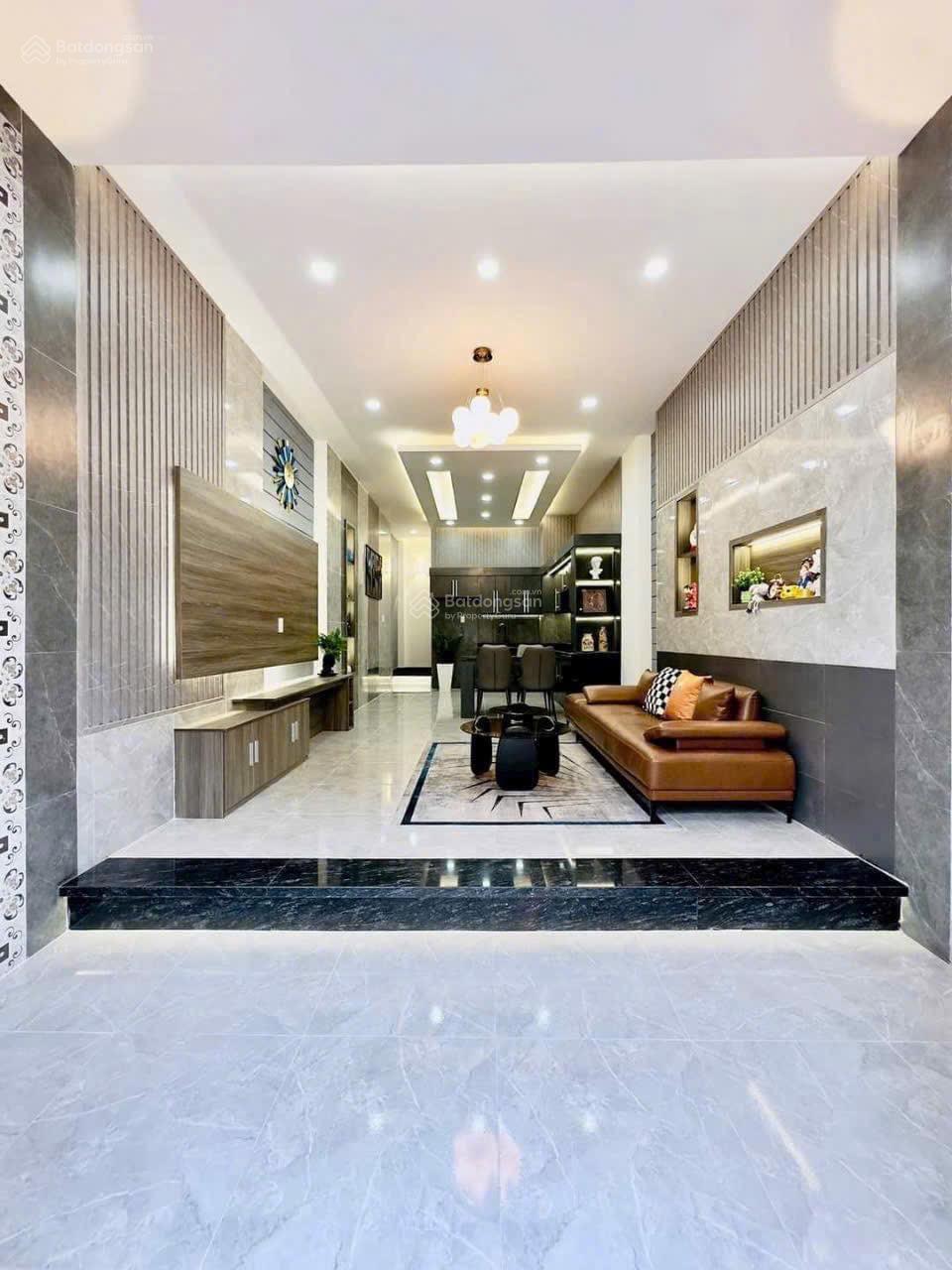 Chính chủ bán gấp nhà Vũ Tùng, Bình Thạnh gần chợ Bà Chiểu, có HĐ 12tr giá 3tỷ4/ 52,9m2. Sổ riêng