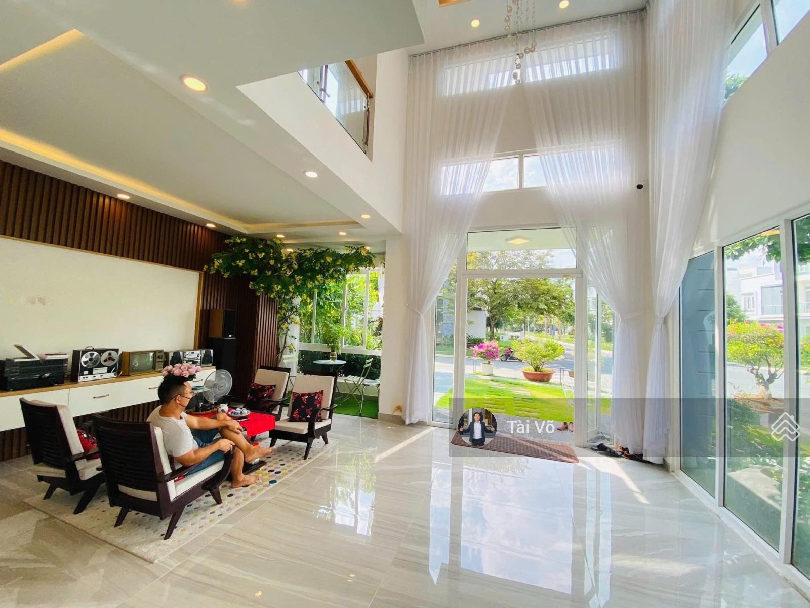 BT song lập góc Villa Park 9.8x21m, 28 tỷ, full NT