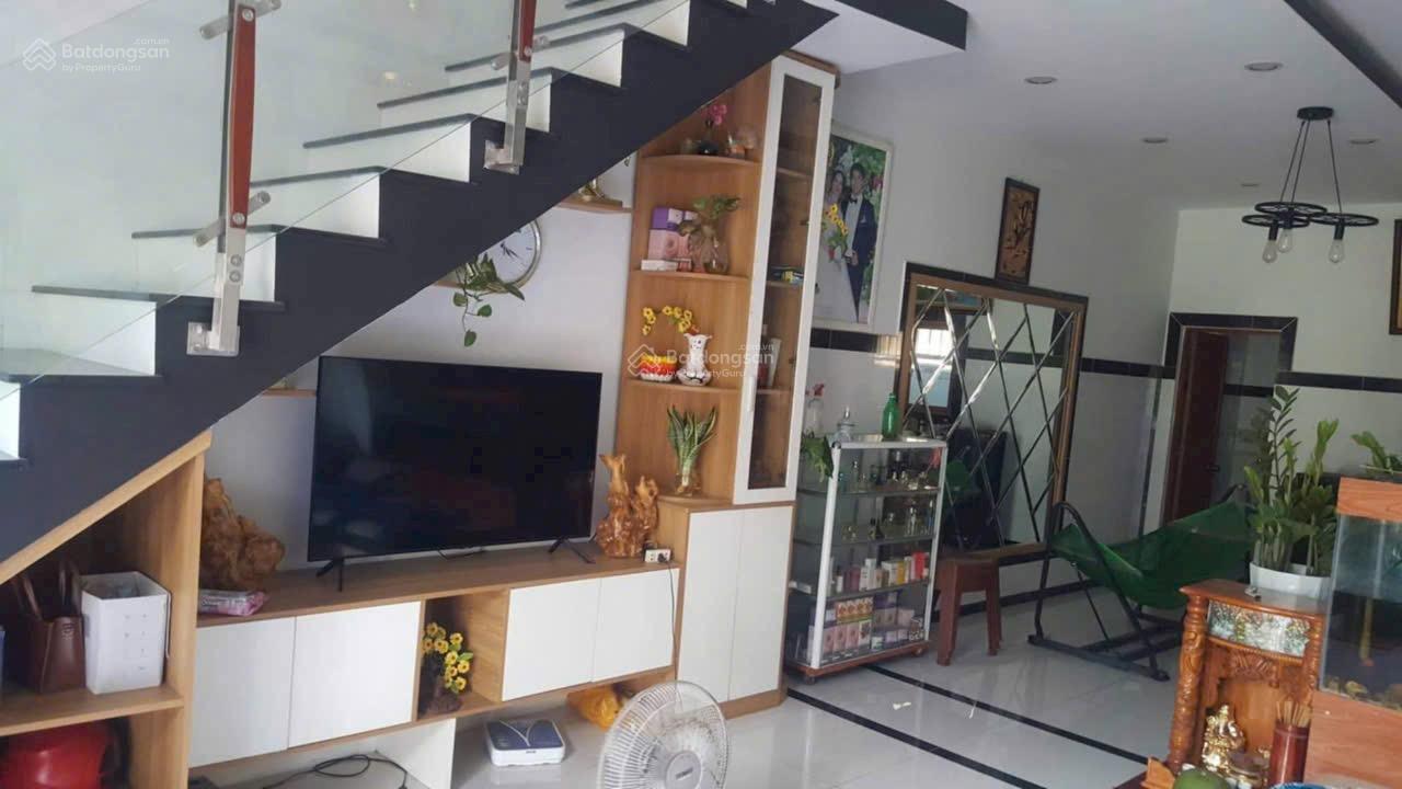 Kẹt tiền bán gấp nhà phố khu cao cấp