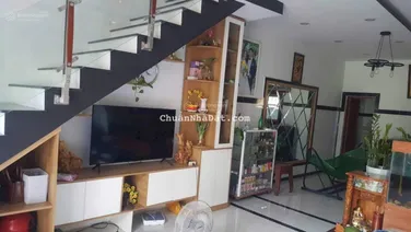 Kẹt tiền bán gấp nhà phố khu cao cấp