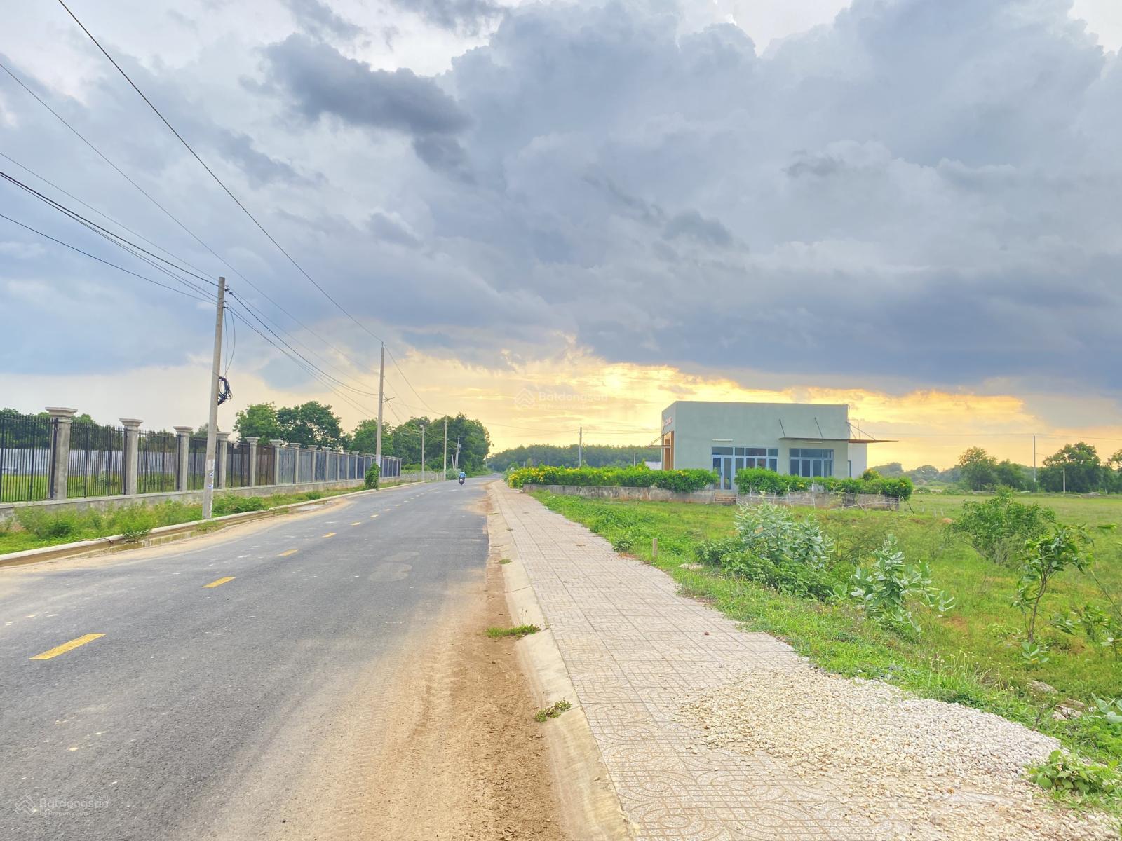 Giá tốt đầu tư - bán đất ven biển Hồ Tràm, mặt tiền đường nhựa ODA. DT 826m2 (sẵn 200m2 thổ cư)