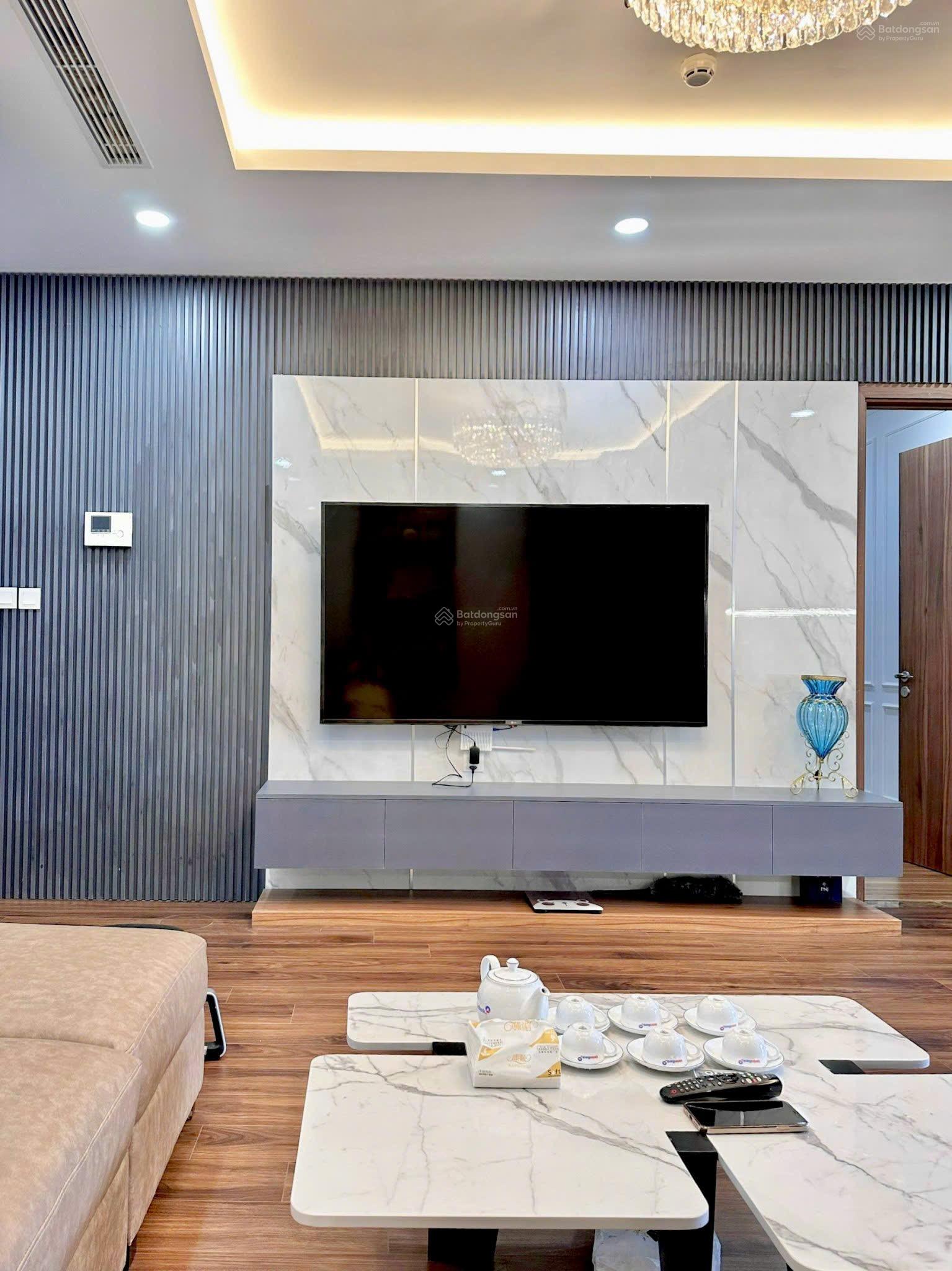 Chính chủ bán căn 3 ngủ 2WC Golden Park Phạm Văn Bạch, dt 96m, giá 9.3 tỷ, sẵn sổ, full nội thất