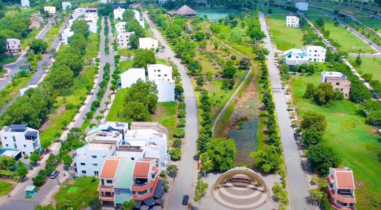 Bán nhanh nền góc ngã tư vị trí đẹp 94m2 sổ sẵn trước 2 tỷ không bán nay còn 1,550 tỷ