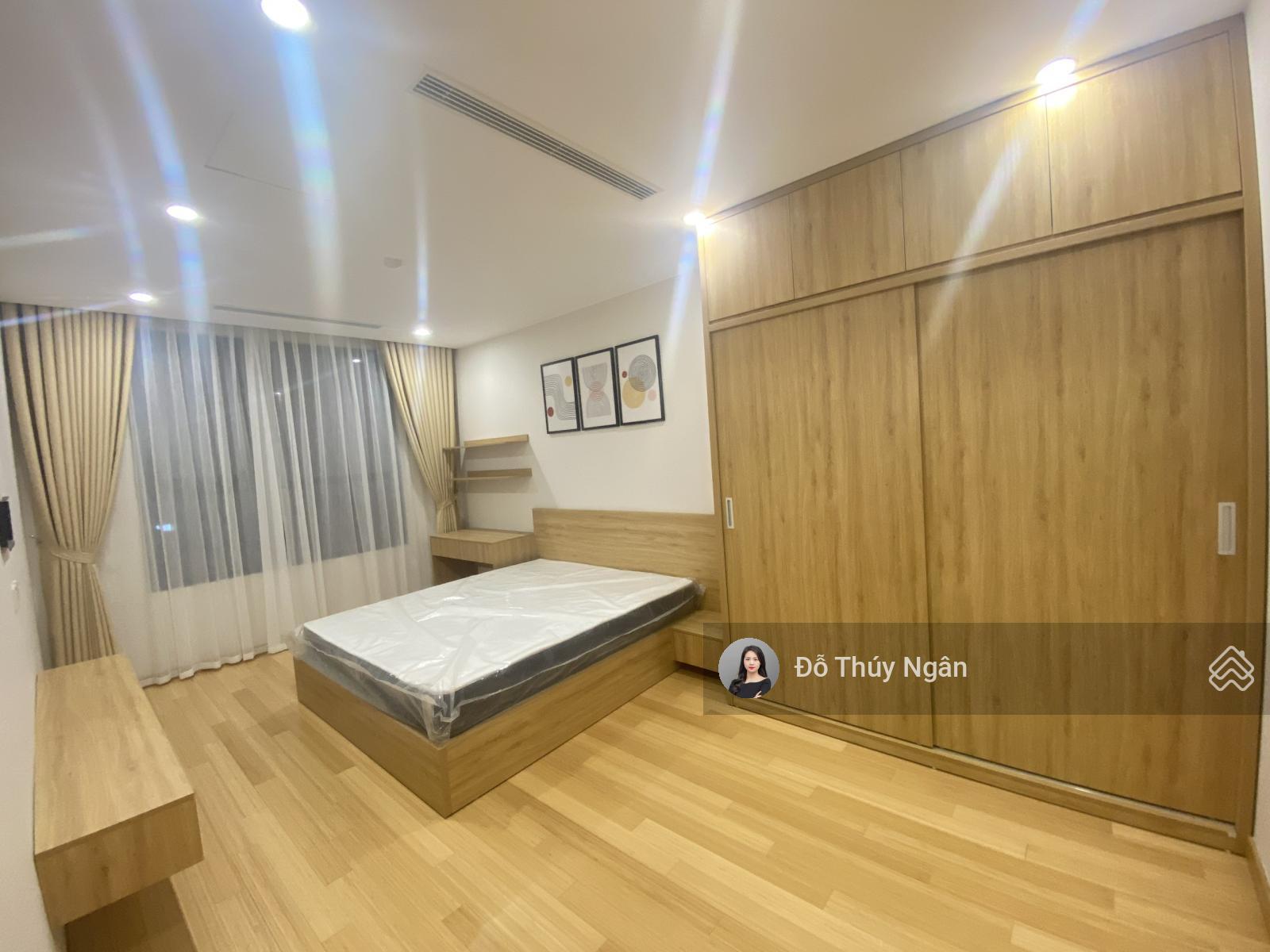 Chính chủ bán căn 3N nhỏ 91,5m2 tầng 24 giá 8,4 tỷ tại dự án The Zei. Liên hệ Ms Ngân