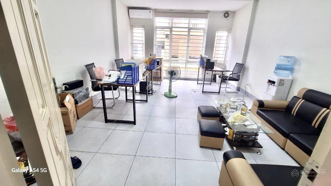 Cho thuê văn phòng 40m giá cực rẻ ngay quận uỷ Hoàng Mai, đường Bùi Huy Bích, 0977 306 *** Ms Mỹ