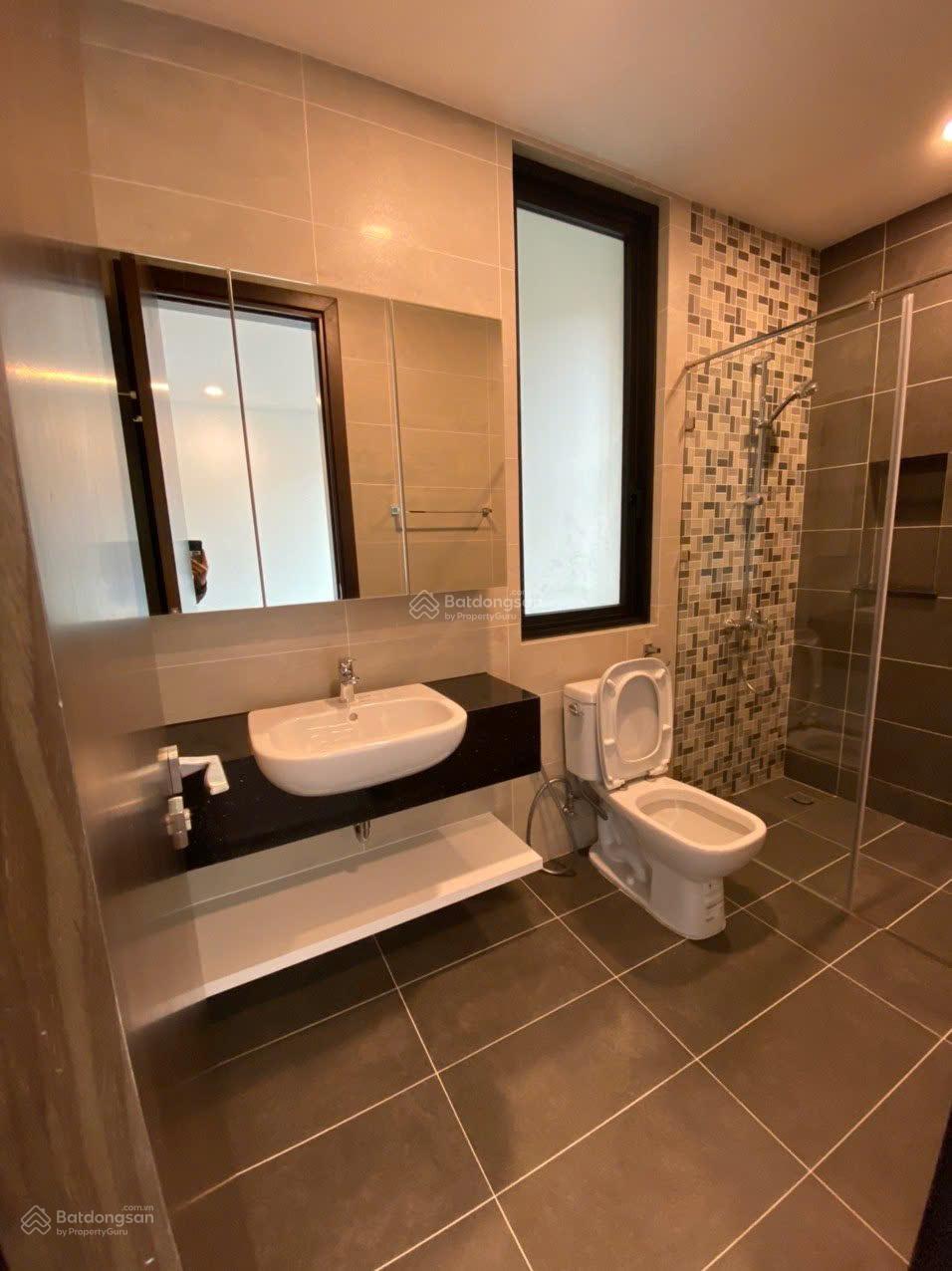 Cần bán liền kề The Masion. Diện tích 154m2. Hoàn thiện full nội thất. LH 0983 983 ***