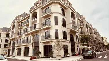 80 Hạ Lý. Tất cả quỹ căn ngoại giao. Đã ra sổ hồng. Đầy đủ các hướng. Liên hệ ngay em Tiến nhé ạ