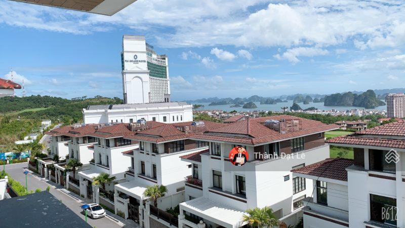 Gia đình cần bán căn biệt thự Đồi FLC 3,5 tầng 135m2 full nội thất mới đẹp tại Cột 3-8 TP. Hạ Long