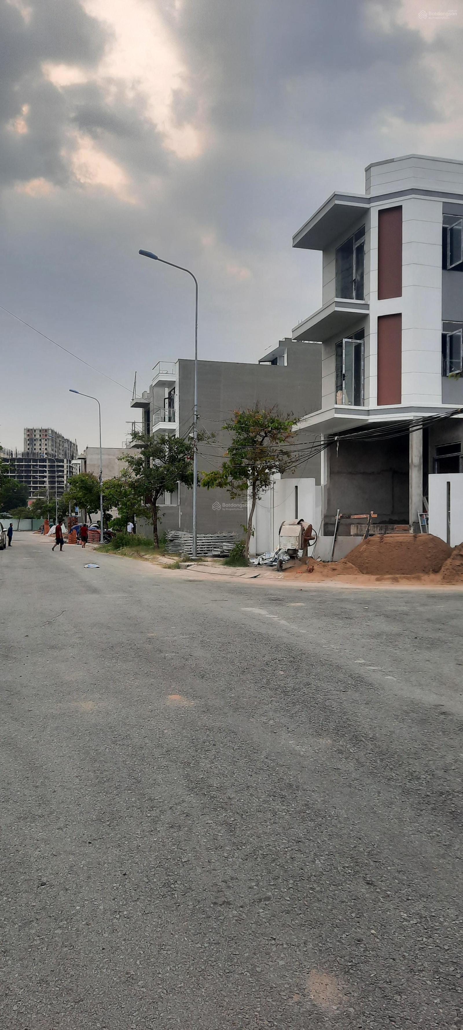 Lô đẹp, 136m2 giá 8 tỷ, khu an ninh đường Đào Trí Lô đẹp, 136m2 giá 8 tỷ, khu an ninh đường Đào Trí