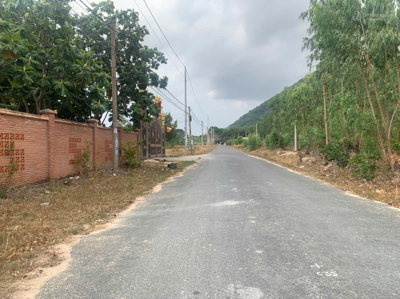 Đất tựa sơn mang lại vững chãi cho gia chủ 2665m2 - 800m2 TC 12,5 tỷ. LH Tài Phú Mỹ 0707 004 ***