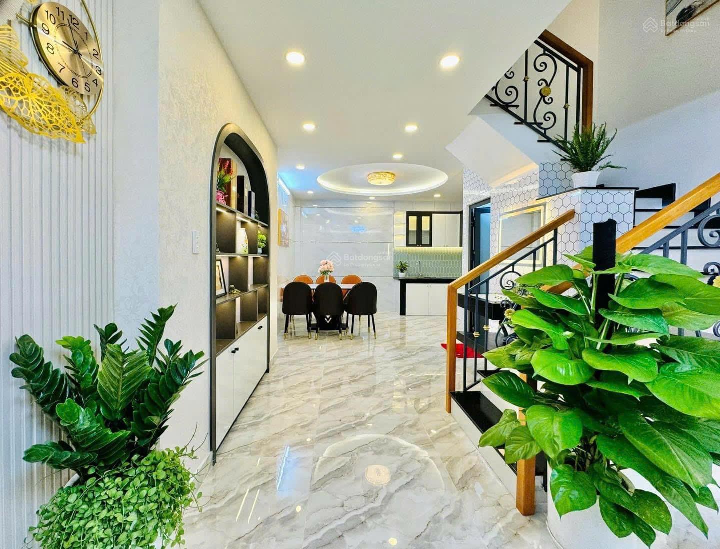 Siêu nhà đẹp đường Nguyễn Văn Công, Gò Vấp giá 3tỷ190. Nhà 50m2 - 4 phòng ngủ. Nằm cạnh sân bay