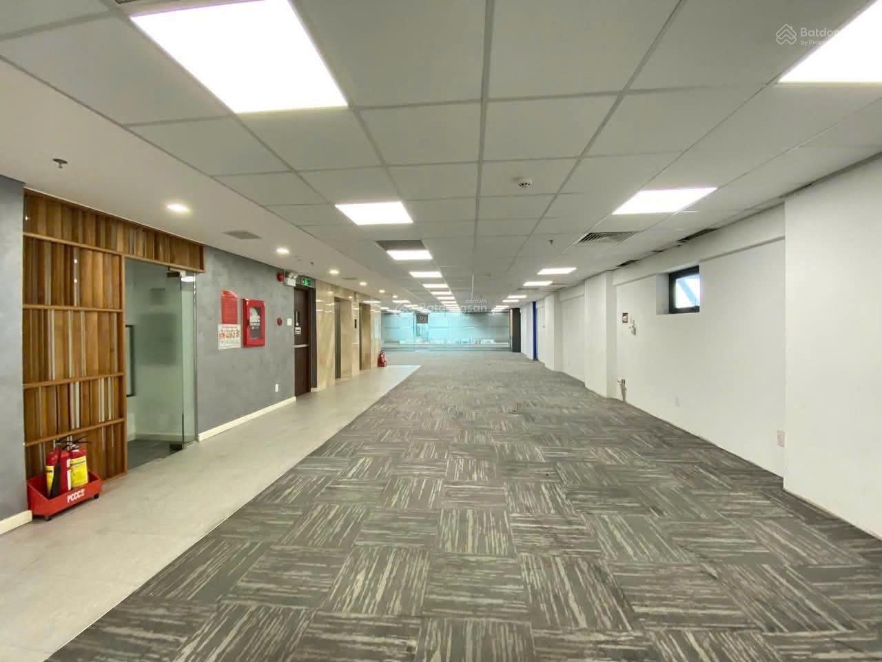 Cho thuê văn phòng đường Cống Quỳnh, Quận 1. DT 250m2 Giá chỉ 99tr/th đã bao gồm phí quản lí