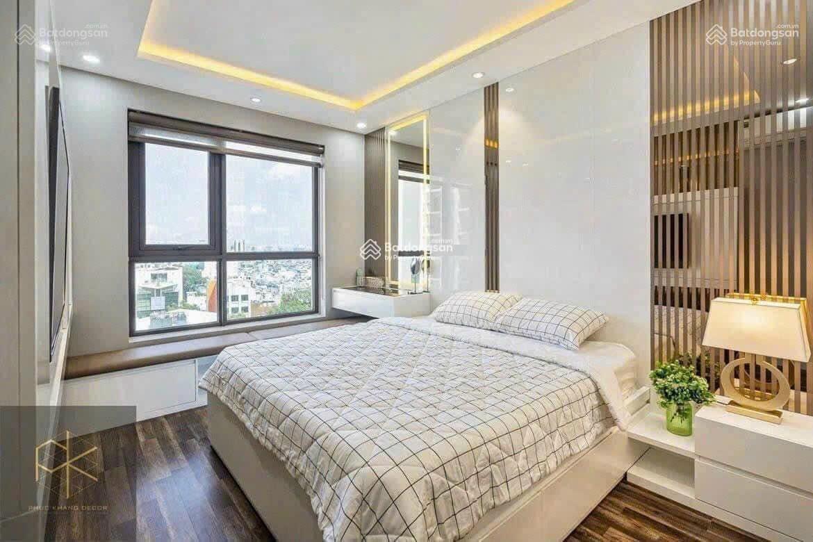 Cần bán căn hộ Central Plaza, Q. TB DT 60m2 2PN, lầu trung, view thoáng. Giá bán: 4 tỷ (Có sổ)