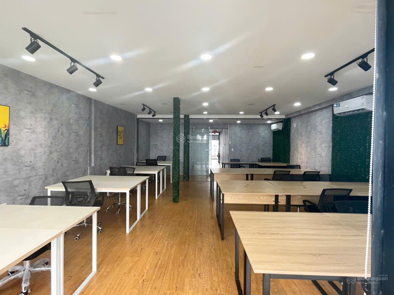 Cần cho thuê nguyên sàn 150m2 full nội thất, pantry, phòng họp, phòng ngủ Quận 3 - LH 0906 970 *** Cần cho thuê nguyên sàn 150m2 full nội thất, pantry, phòng họp, phòng ngủ Quận 3 - LH 0906 970 ***