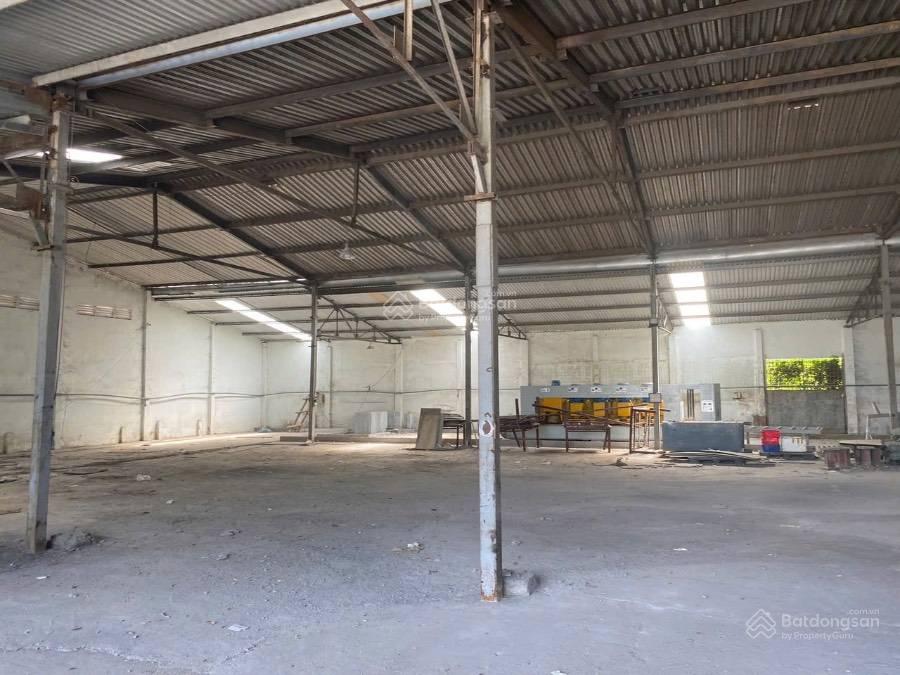 Cho thuê xưởng Tân Tạo, Bình Tân. DT 1.000m2, xưởng 500m2. Khu vực xa dân gần kênh