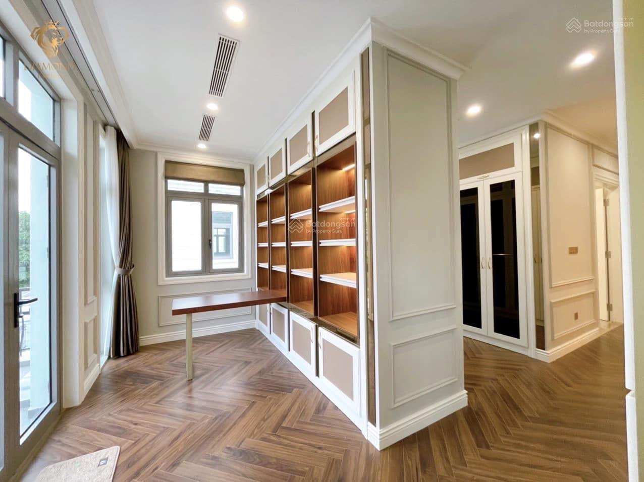 Cho thuê BT 400m2, cạnh hồ điều hòa Vinhomes Harmony, 05PN, nội thất nhập khẩu, giá 60 tr/th
