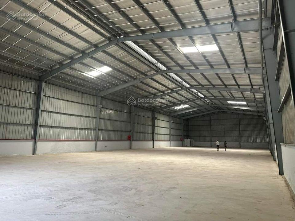 Cho thuê kho 1100m2 - 75 triệu/th, đường Quốc Lộ 1A - Tỉnh Lộ 10 - container 40f vào