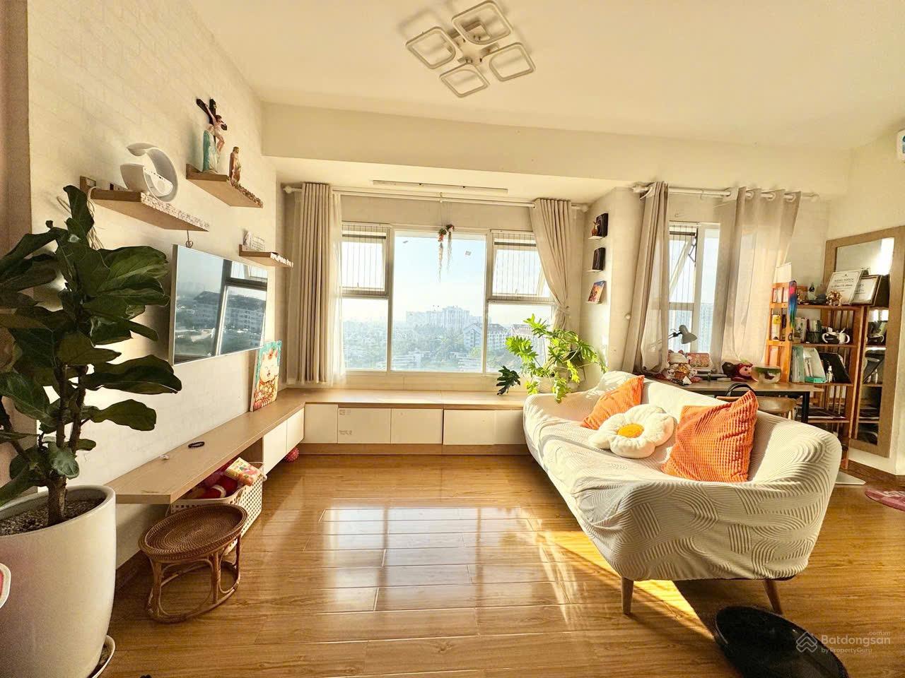 Bán căn hộ Fuji, 1+1PN 55m2 giá tốt chỉ còn 2.8 tỷ, view ngoại khu Landmark 81 Liên Phường Q9, SHR