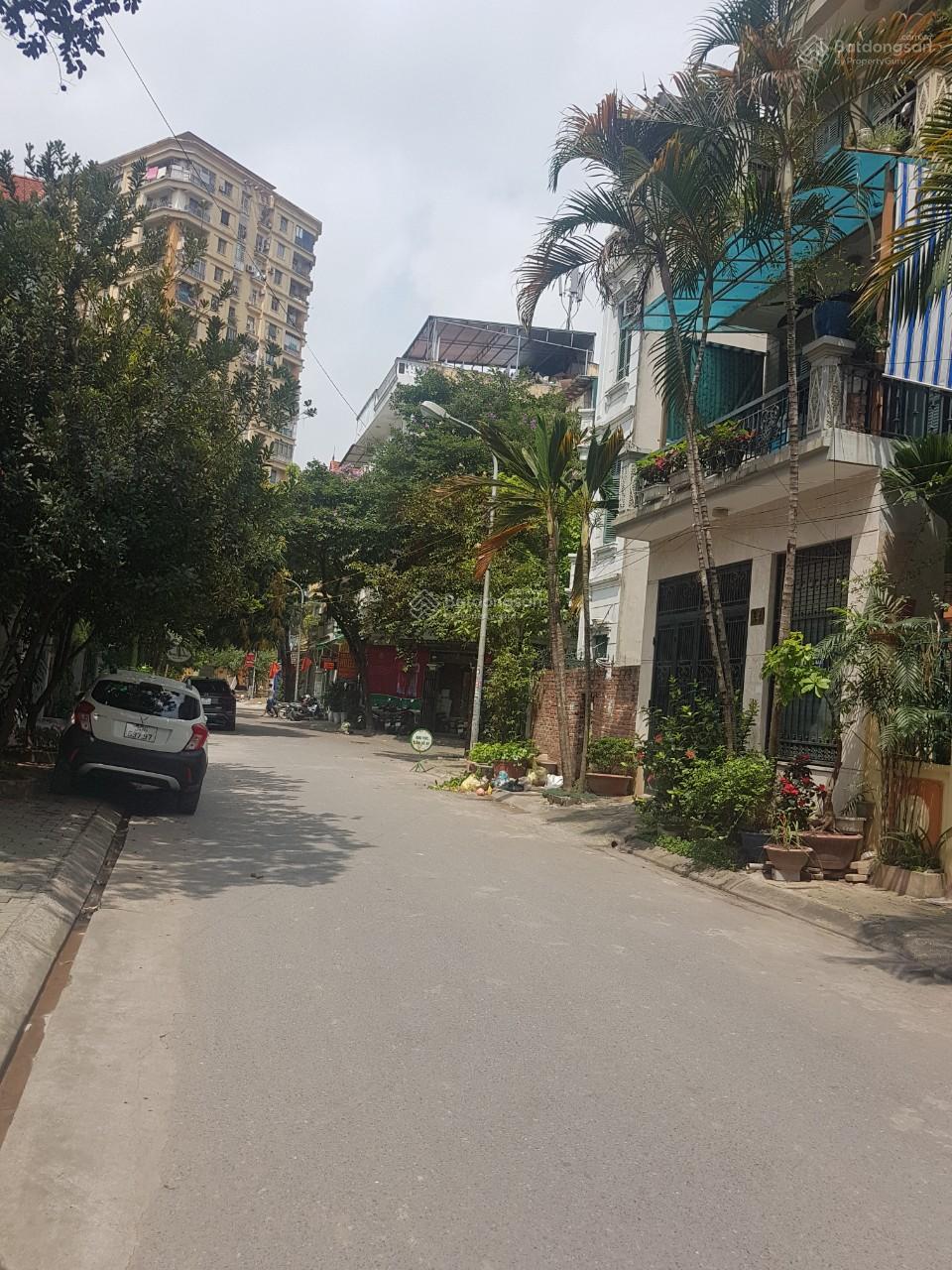 Chính chủ cho thuê nhà liền kề số 7A ngõ 2 Linh Lang DT 100m2 x 5 tầng MT 6m, giá 37 triệu Chính chủ cho thuê nhà liền kề số 7A ngõ 2 Linh Lang DT 100m2 x 5 tầng MT 6m, giá 37 triệu