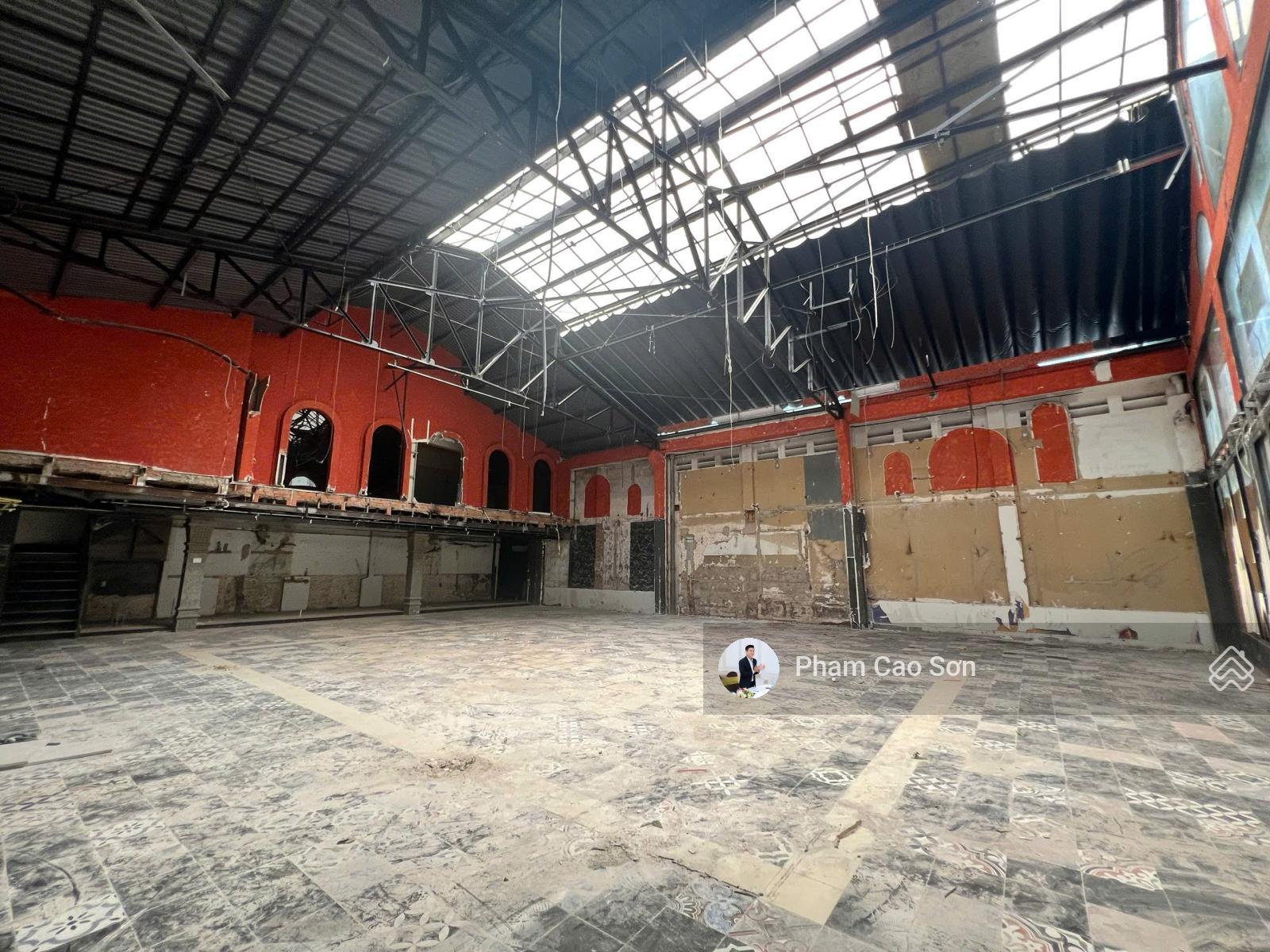 Ngang lớn 25m, sử dụng 1.000m2 - Gần Vòng Xoay Cống Quỳnh - Mặt tiền Số 4 Nam Quốc Cang, Quận 1